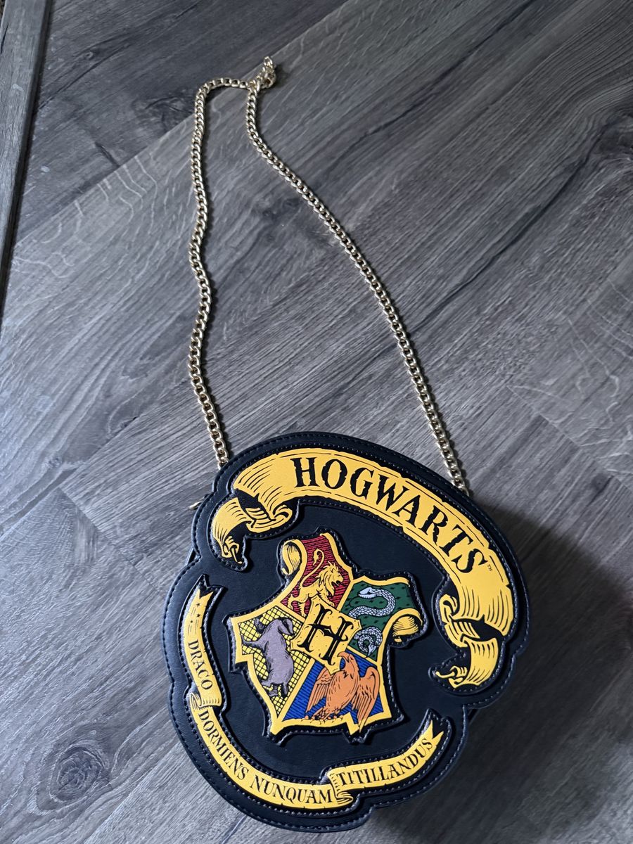 Harry Potter Hogwarts Crest Round Crossbody Bag with Gold Chain