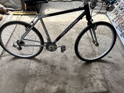 Vintage Cannondale F500 Mountain Bike - Black/Silver Aluminum Frame