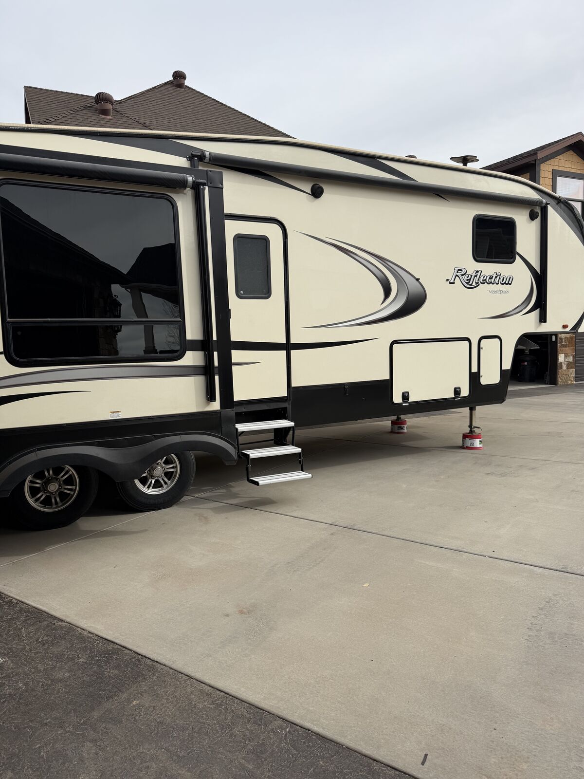 2018 Grand Design Reflection 337RLS 5th Wheel - Excellent Condition - $33,000 OBO - Roosevelt, UT