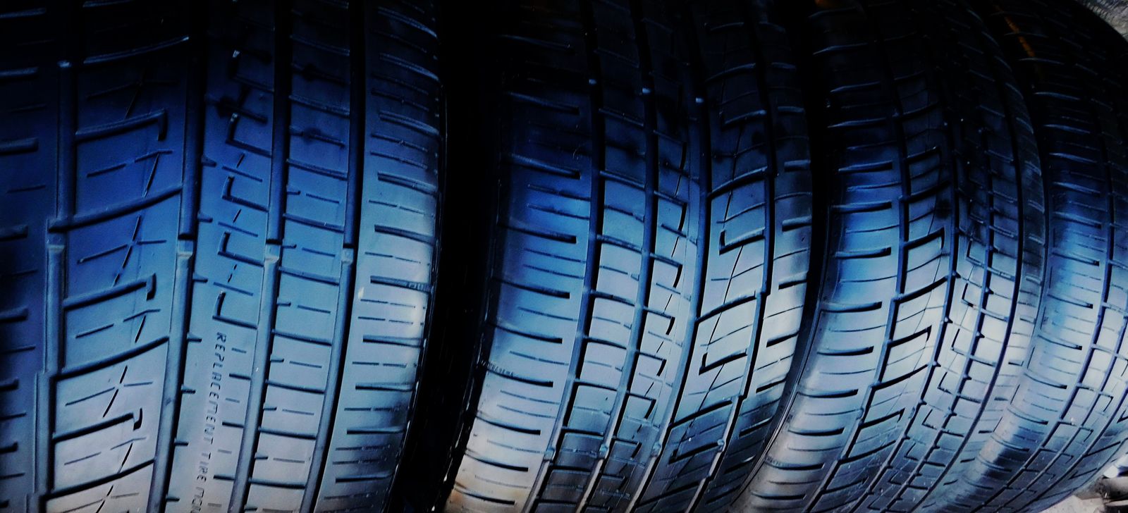 275 40R 20 General ZR