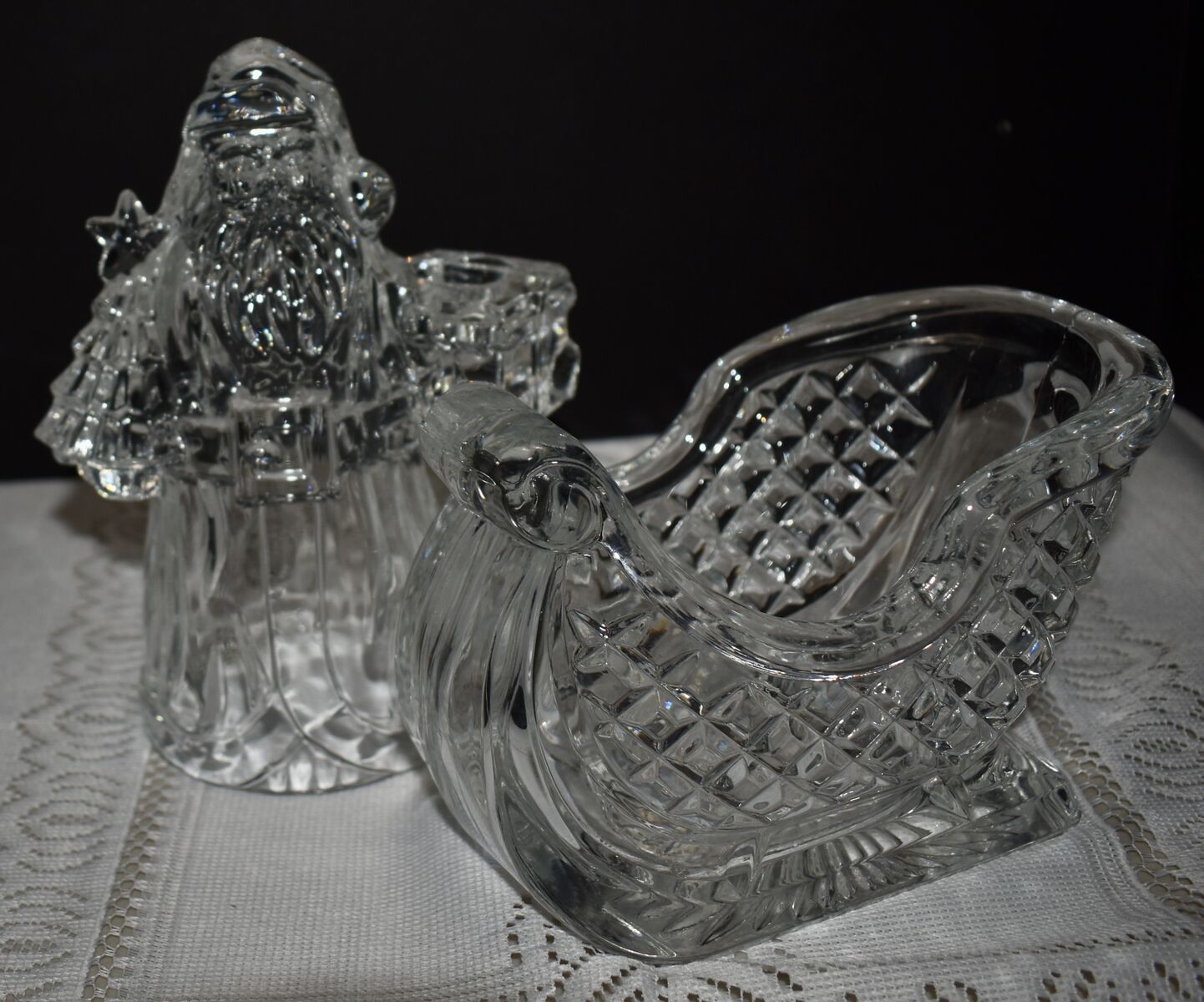 Beautiful 24% Lead Crystal Glass Santa Claus Candle Holder With A Sleigh Candy Dish For Fun Christmas Decor