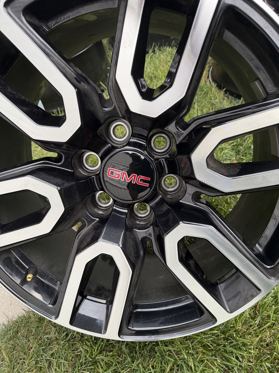 Brand new GMC sierra 20 inch wheels set