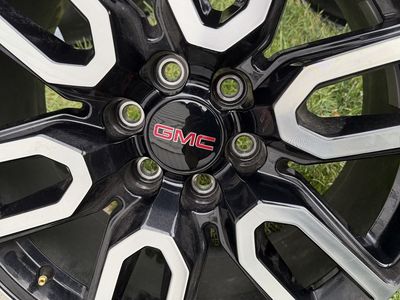 Brand new GMC sierra 20 inch wheels set