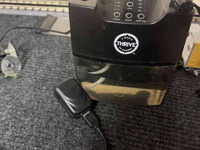 A World Of Wonder Thrive Hydroponic System mister used only got it to turn on never used it once because I didn’t set up my tank