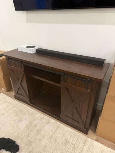 Farm Style TV Stand (brown)