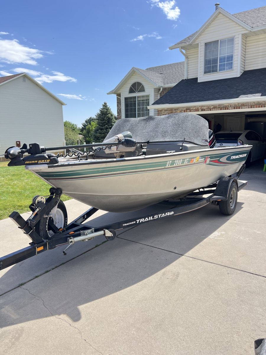 2003 Tracker Boat Deep V 16ft 60HP Full Windshield