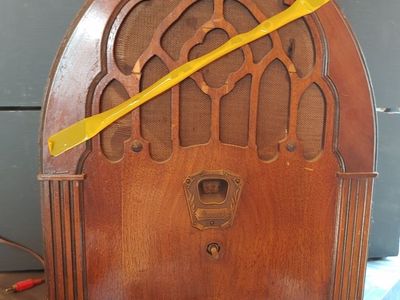 Vintage Brunswick Tube Radio Model AC-10 Cathedral for Restoration or Parts