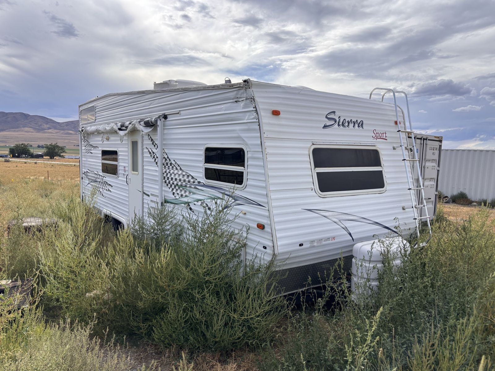 Forest River Sierra Sport Toy Hauler Trailer Bumper Pull