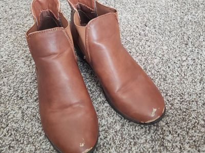 Size 8 Young Women's Girls Shoes