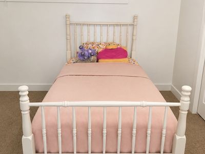 White twin bedframe