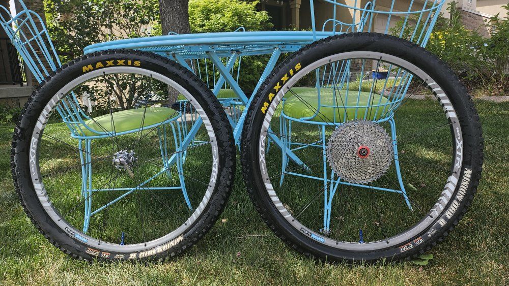 26 in XTR disc wheels W/tires