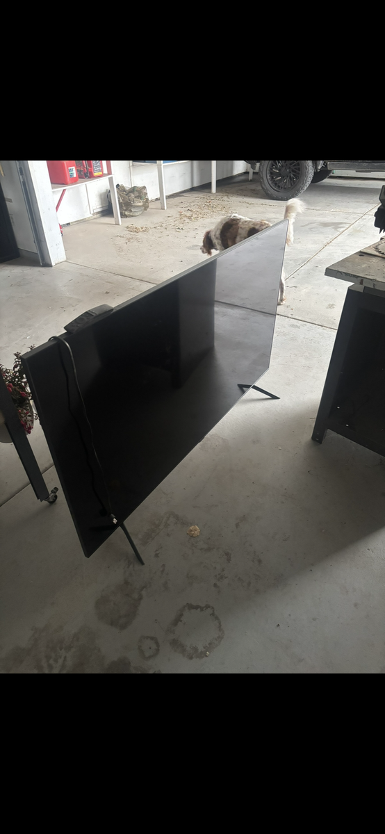 70 inch Samsung 4k QLED Smart tv (NOT WORKING)