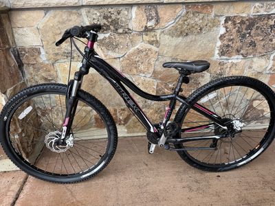 Trek Cali Mountain Bike