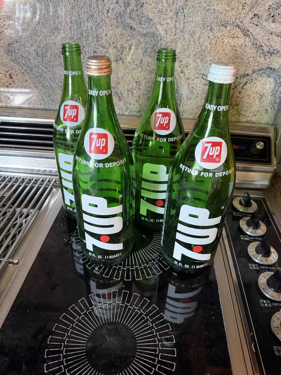 Vintage 1975 7UP 32 Oz 1-Quart Green Glass Returnable Soda Bottles $30 each or $100/all in Provo 