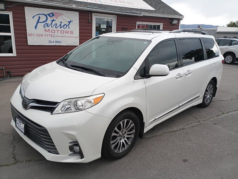 2019 Toyota Sienna XLE 8-Passenger