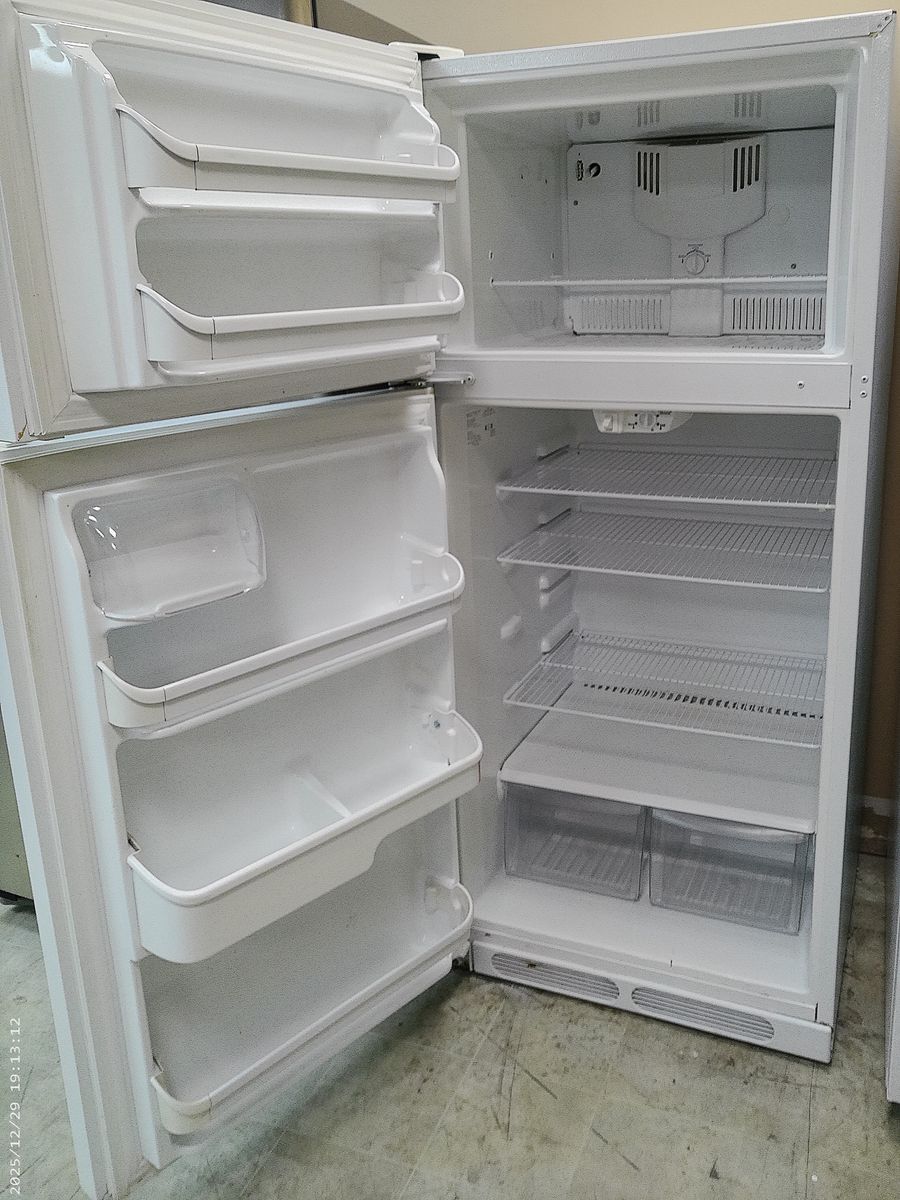 White 17 cf Refrigerator~Works Great~90 Day Guarantee