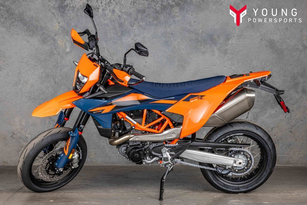 2026 KTM 690 SMC R