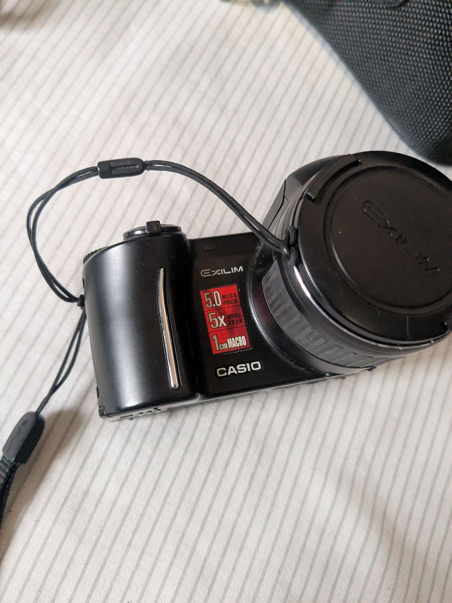 Casio Exilim EX-P505 Digital Camera