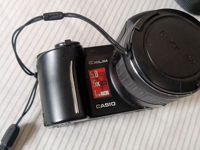 Casio Exilim EX-P505 Digital Camera