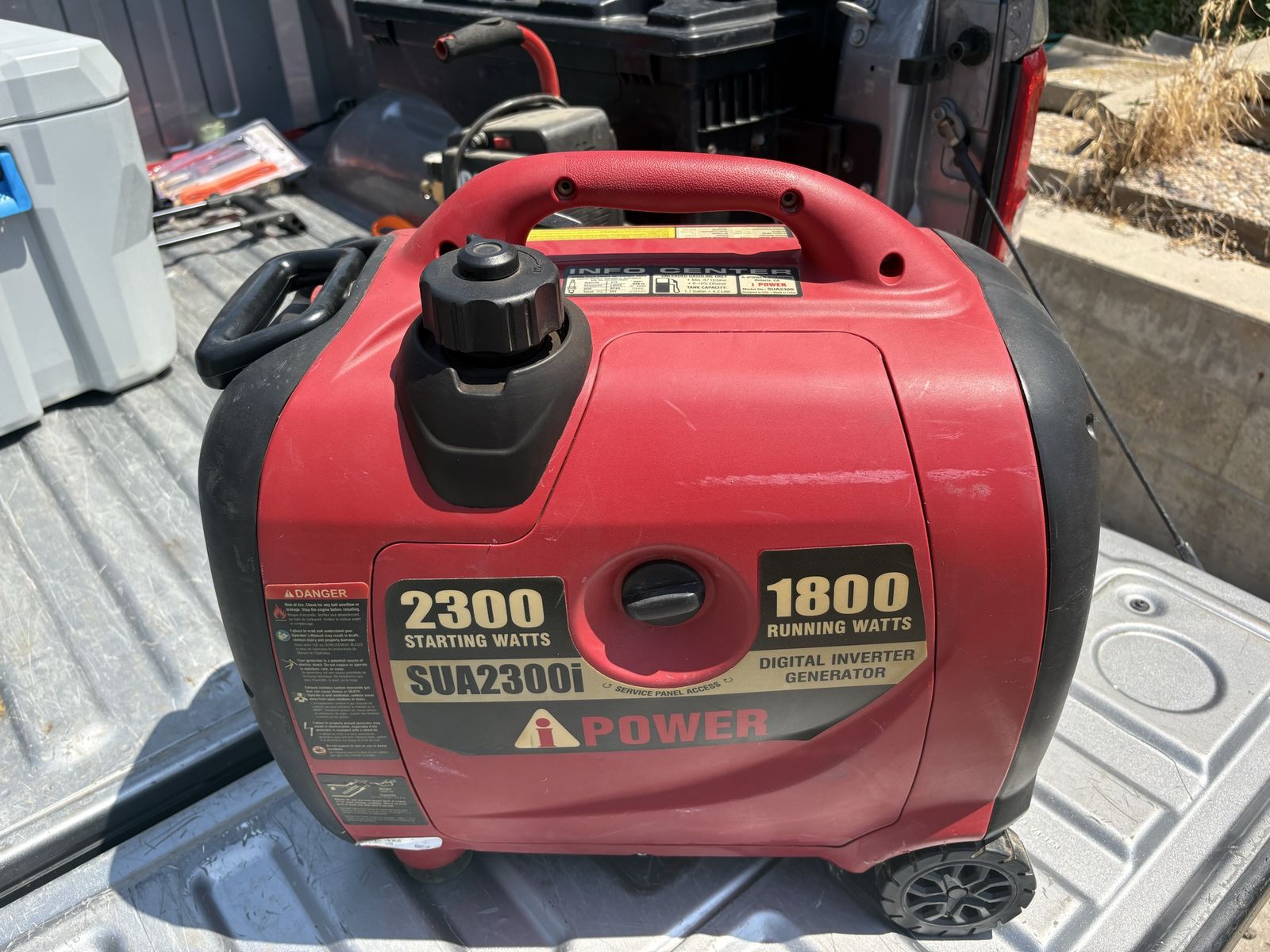 A-iPower SUPER Quiet 2300W Starting/1800W Running Digital Inverter Generator Portable