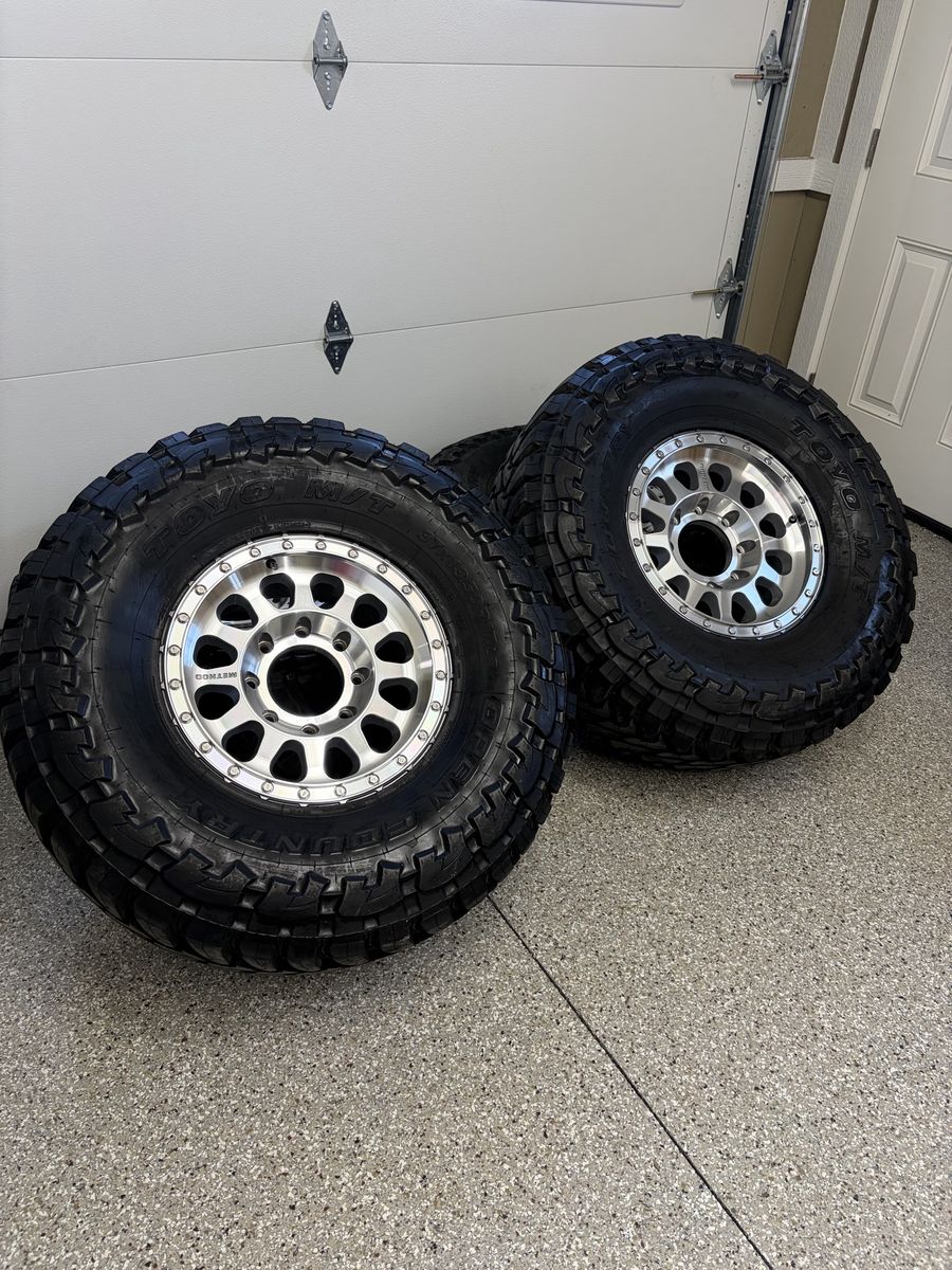 17 inch method 8x180 wheels on 37x13.50r17 toyo tires