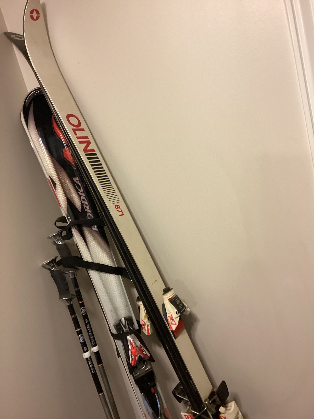 Snow skie. Set of two plus’s poles Nordica ,olin.