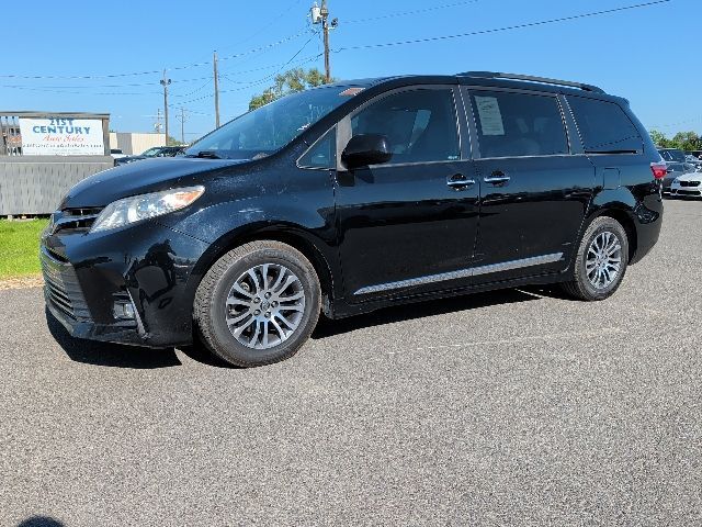 2019 Toyota Sienna XLE 8-Passenger