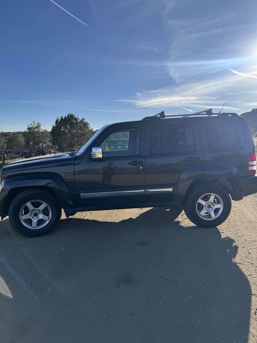 2011 JEEP LIBERTY Sport Jet