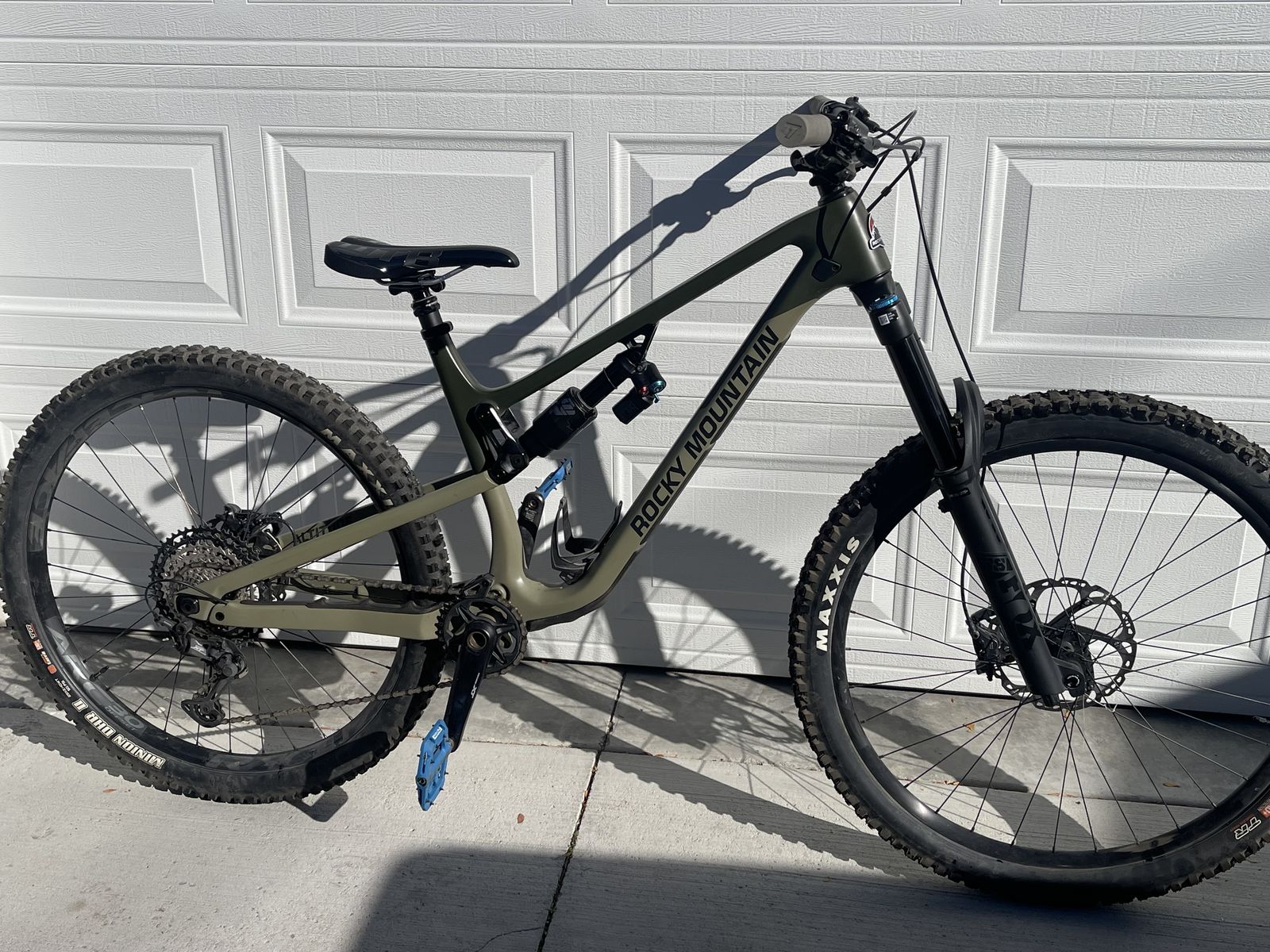 2022 Rocky Mountain Altitude Carbon C70 Large