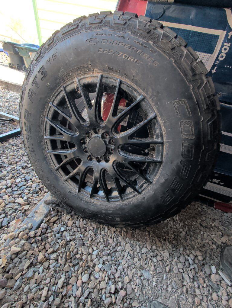 Cooper Discover AT3 225/70R16