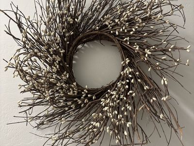 Rustic Pip Berry Wreath - White Berries & Twig Base, Decorative Home Decor