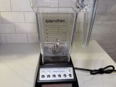Blendtec Total Blender Classic – Lightly Used, 288 Cycles