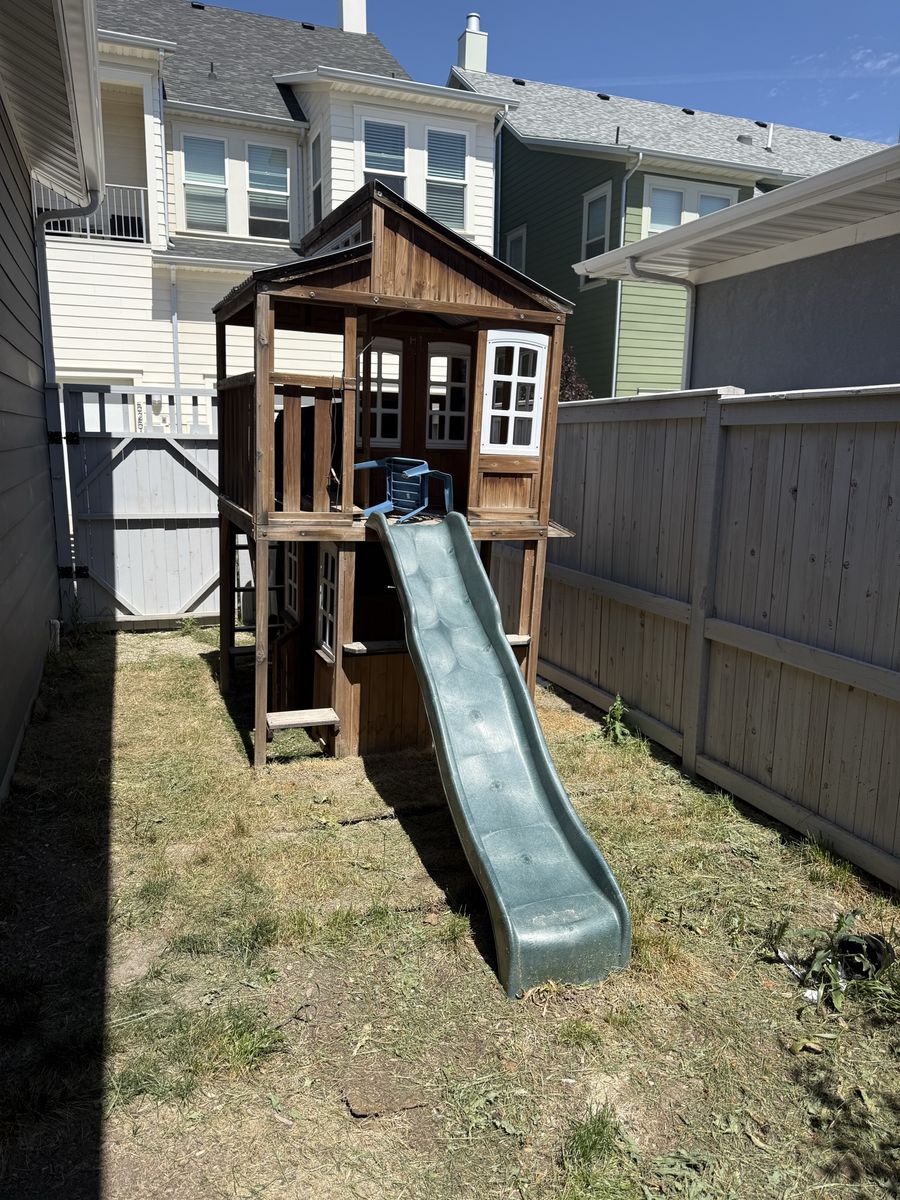Free playhouse