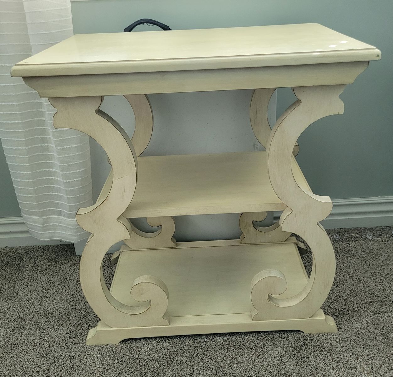 Beautiful heavy duty End table