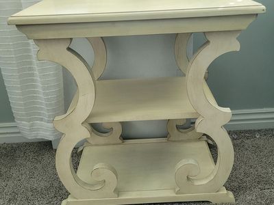 Beautiful heavy duty End table