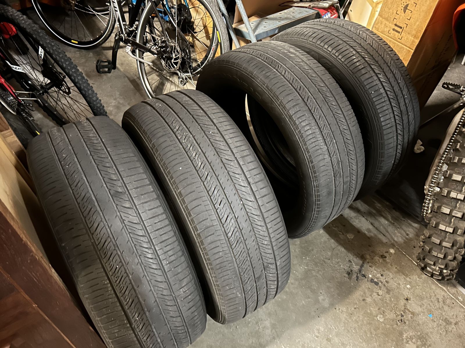 TIRE P245 / 50R20 RADIAL TUBULESS