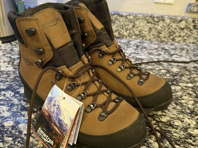 Brand new Kenetrek boots