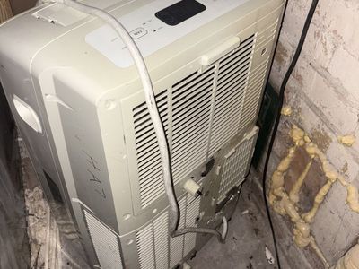 Large Room air conditioner for sale - 350$ OBO