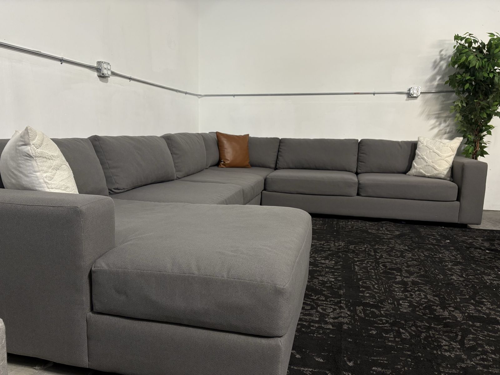Main image 7