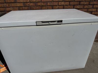 Chest freezer