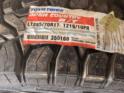 285/70R17 Toyo