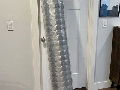 New King Hybrid Mattress Still Sealed