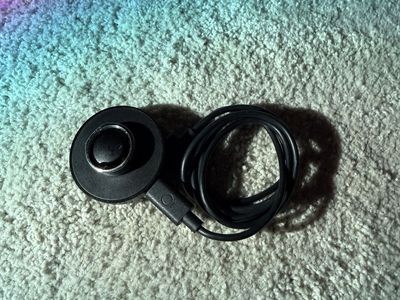 Oura Ring Gen 3 size 8 w/ charger