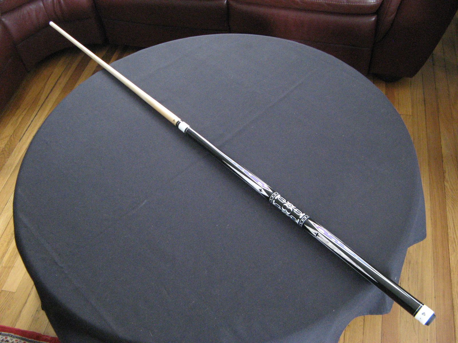 Diamond pool Cue / Stick. Great Condition. shoots straight.  