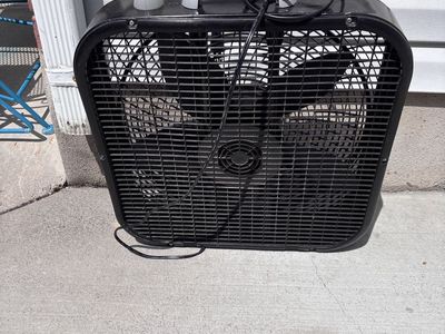 Black box fan. Located in Murray cash/Venmo. Fcfs