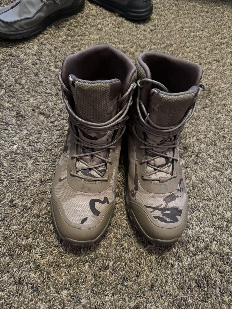 Under Amour HIking BootS