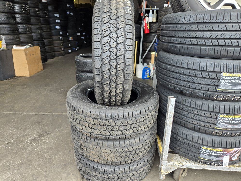 SET 235/70R16 PINZA AT VREDESTEIN