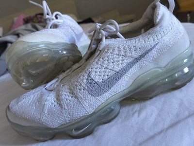Nike Air VaporMax Flyknit White Women's Size 7.5