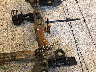 Mathews SQ2 solocam compound bow