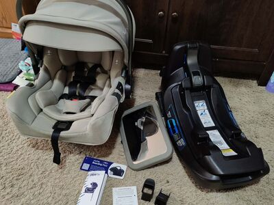 Nuna Pipa Rx And Accessories